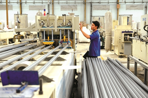 Cuộc chiến trong ngành nhựa Cuoc chien trong nganh nhua